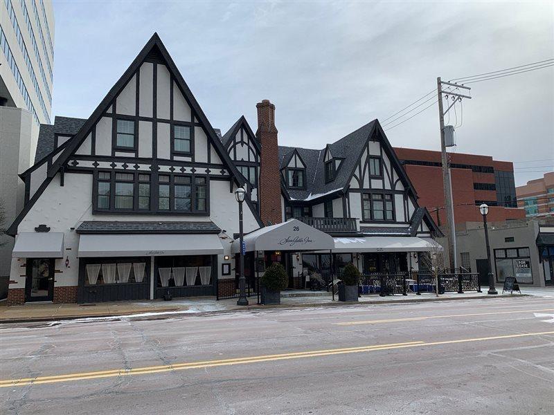 Seven Gables Inn, St Louis West, A Tribute Portfolio Hotel Clayton Dış mekan fotoğraf